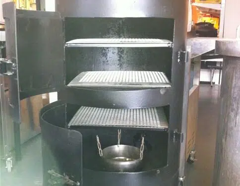 מעשנת פחם / עץ גדולה