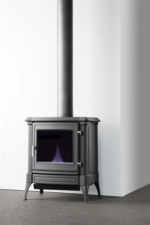 קמין נפט ייצוק 8 קילוואט עם חלון צפייה רחב